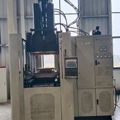 Vulcanizadora de inyección de 3000cc